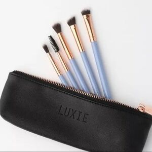LUXIE Wonderlust 4 Piece Eye Makeup Brush Set With Pouch New in Package $40 MSRP